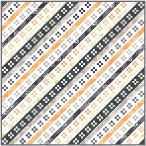 Op de afbeelding: Een quilt met een diagonaal patroon van zwarte, witte, grijze en oranje stofstroken. De stroken zijn gemaakt van verschillende patronen en texturen.