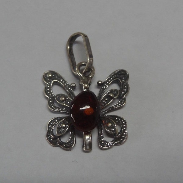 1803-130 - Authentic Vintage Amber Pendant - Butterfly - Energetic and Protective Gem - Pendentif Ambre