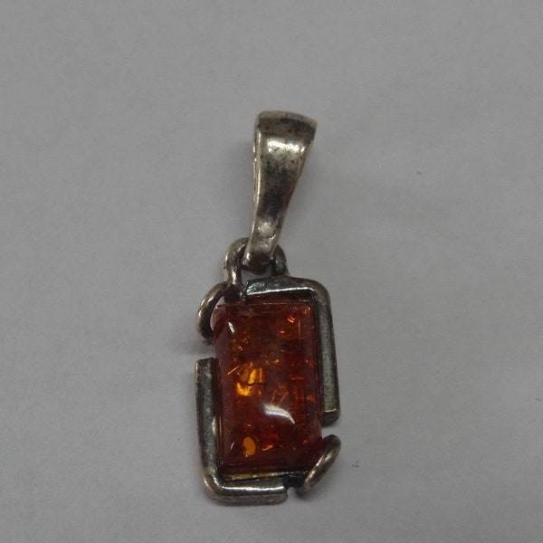 1803-147 - Authentic Vintage Amber Pendant - Energetic and Protective Gem - Pendentif Ambre