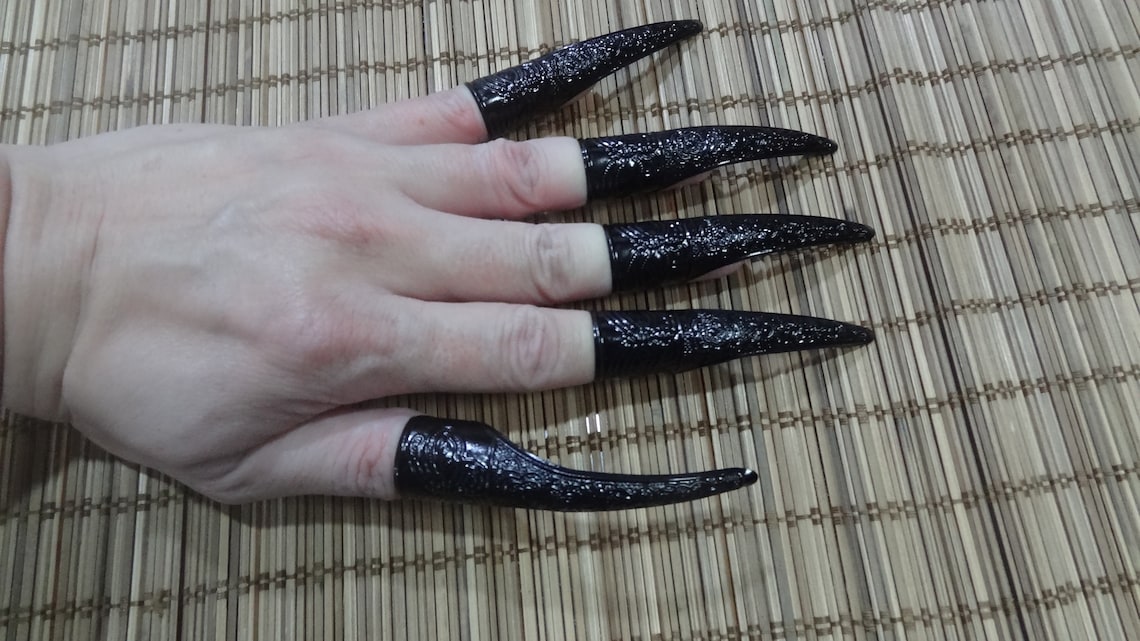 claw noir design