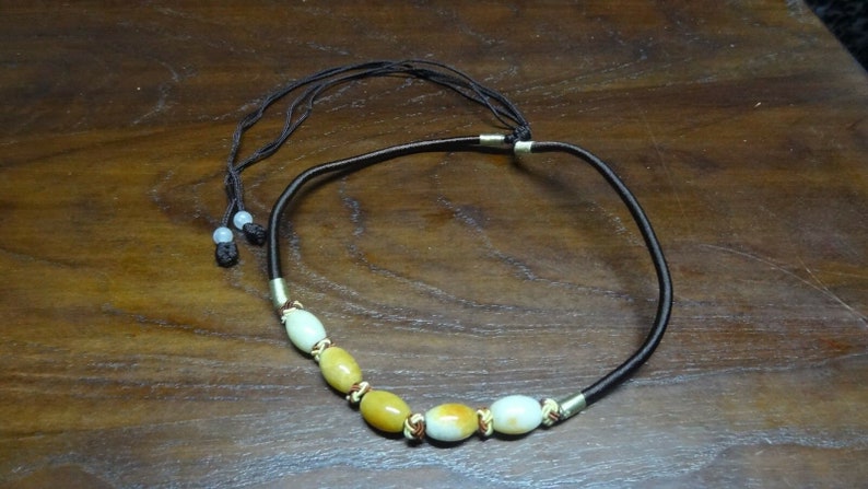JN019 Barrel Adjustible Chinese Jadeite Choker Necklace Brown Chinese Knot