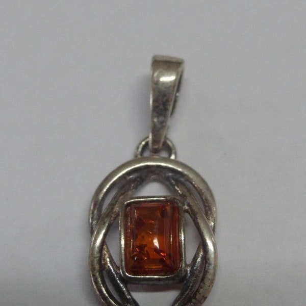 1803-148 - Authentic Vintage Amber Pendant - Energetic and Protective Gem - Pendentif Ambre