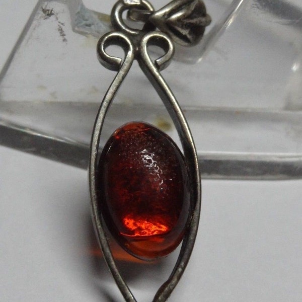 1803-149 - Authentic Vintage Amber Pendant - Energetic and Protective Gem - Pendentif Ambre