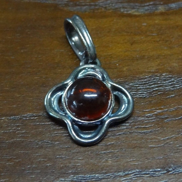 1803-134 - Authentic Vintage Amber Pendant - Energetic and Protective Gem - Pendentif Ambre