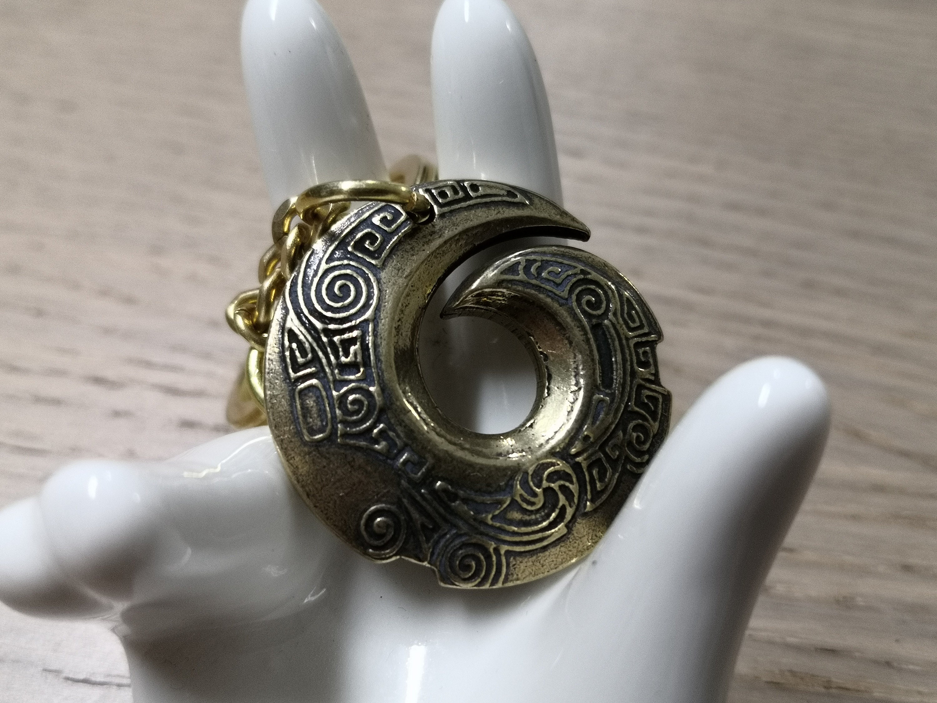 2202-009 - Lucky Disc / Donut Keychain - Brass Keychain