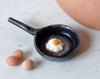 Miniature Fried Egg Set with Frypan - Scale 1:12