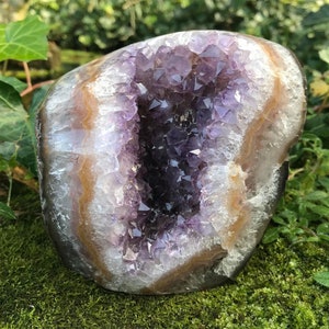 Amethyst Geode ~ Uruguay ~ 1744 g