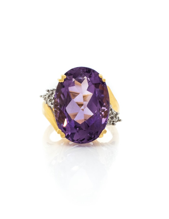 14K Yellow Gold Oval Amethyst Ring