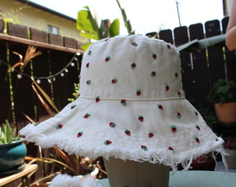 Blueberry Bucket Hat - Etsy display picture 1