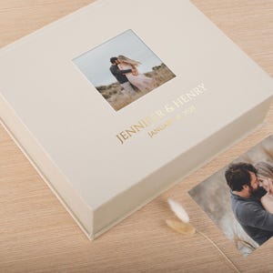 Personalisierte Hochzeit Erinnerungsbox mit Foto-Fenster | Benutzerdefinierte Erinnerungsbox | Große Geschenkbox für die Braut | Hochzeitstag Andenken Lagerung