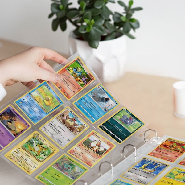 Verzamelkaartmap, album voor Pokemon en andere speelkaarten, kaartverzamelaarboek voor maximaal 900 kaarten | Handgemaakt in Europa