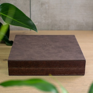 Bruine houten clamshell-doos, fotoalbumdoos, luxe aandenkendoos, plakboekdoos aangepast formaat