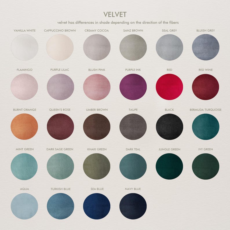 K&ouml;nnte beinhalten: Eine Farbkarte mit Samtstoffen, jeweils in runder Form. Die Karte zeigt eine Vielzahl von Farben, darunter Vanillewei&szlig;, Cappuccinobraun und Rotwein. Der Text "VELVET" steht oben, mit einem Hinweis auf die Farbtonunterschiede.
