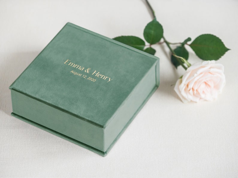 Hochzeit Ring Box Verkaufsschlager, personalisierte Ring Box, Ringträger Box aus grünem Samt mit herausnehmbaren Ringkissen Bild 1