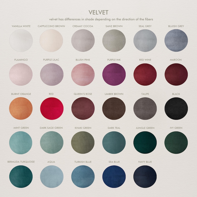 Puede incluir: Una carta de colores que muestra muestras de tela de terciopelo en varios tonos. La carta incluye colores como Vanilla White, Red y Navy Blue. La palabra "VELVET" est&aacute; en la parte superior, con texto que explica las variaciones de color.