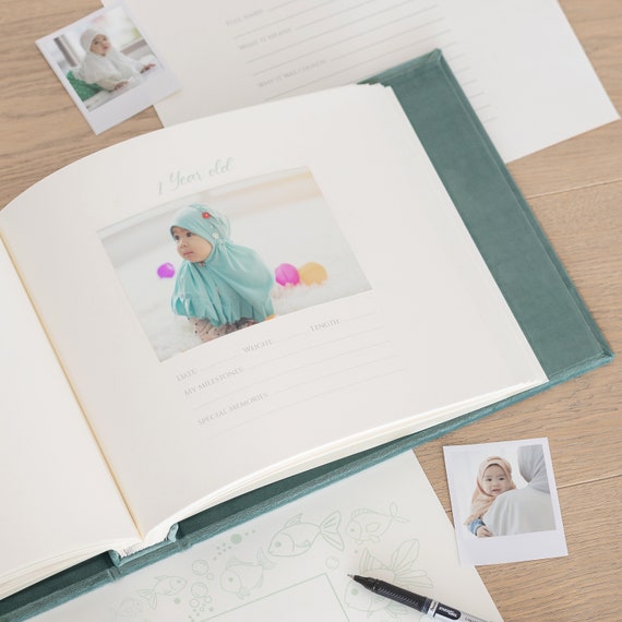 Navy Whale MODERN Baby Book. Souvenir De Bébé. Livre De Souvenirs Pour Bébé. Souvenir Pour Tout