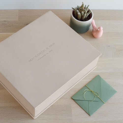 Boîte souvenir de mariage personnalisée en cuir écologique | Boîte mémoire personnalisée pour album photo, livre d'or ou scrapbooking