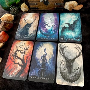 Deck Oracle Dreams & Incarnations - Deck Oracle intuitif de 52 cartes avec des oeuvres d'art originales surréalistes et fantastiques par J Edward Neill