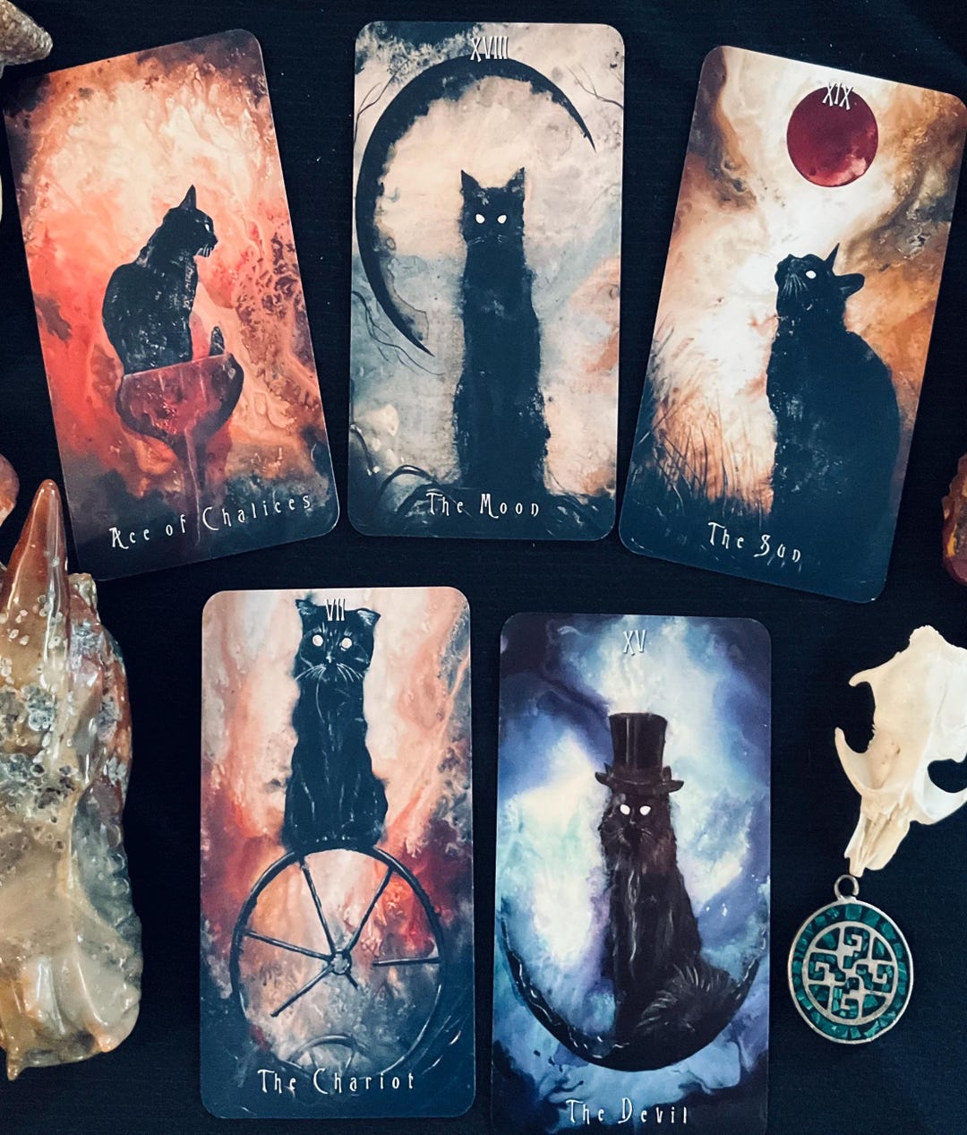 The Haunted Cat Tarot Deck - 78 Card Tarot Deck Featuring Original