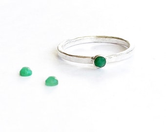 Dainty silver Emerald ring