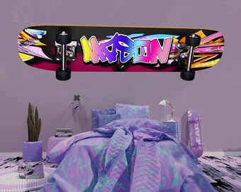 Arte mural de patineta personalizable, hecho en Estados Unidos: calcomanía de vinilo con nombre de grafiti personalizado