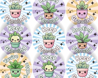 Può includere: Nove adesivi rotondi colorati con una pianta di cartone animato in un vaso e testo. Gli adesivi dicono "Keep Growing", "Rooting For You", "You're Unbe-leaf-able", e "Keep Growing".