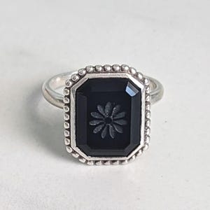 Tiffany & Co. Sterling Silver Black Onyx Ziegfeld Daisy Ring  display picture 3