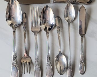 Vintage 1934 Wm. Rogers Silver Plate Flatware: Burgundy Champagne Pattern