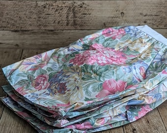 1990s Floral Queen Dust Ruffle - Westpoint Stevens French Country Bedskirt