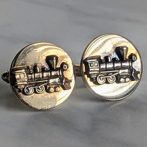 Vintage Shields Fifth Avenue Gold Tone Locomotive Cufflinks Cuff Links