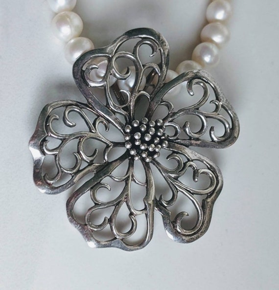 Elegant 925 Silver Flower Pendant Pearl Necklace … - image 3