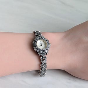 Delicate Silver-Tone Women\'s Filigree Bracelet Watch Delicate Bay Studio 17797 Silver-tone Filigree Women main image 2