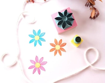 Daisy flower rubber stamp.