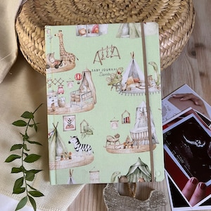 babyjournal · diario del bebé personalizado de b-paper impreso en Barcelona · first year Childhood History Journal · Libro de recuerdos bebé