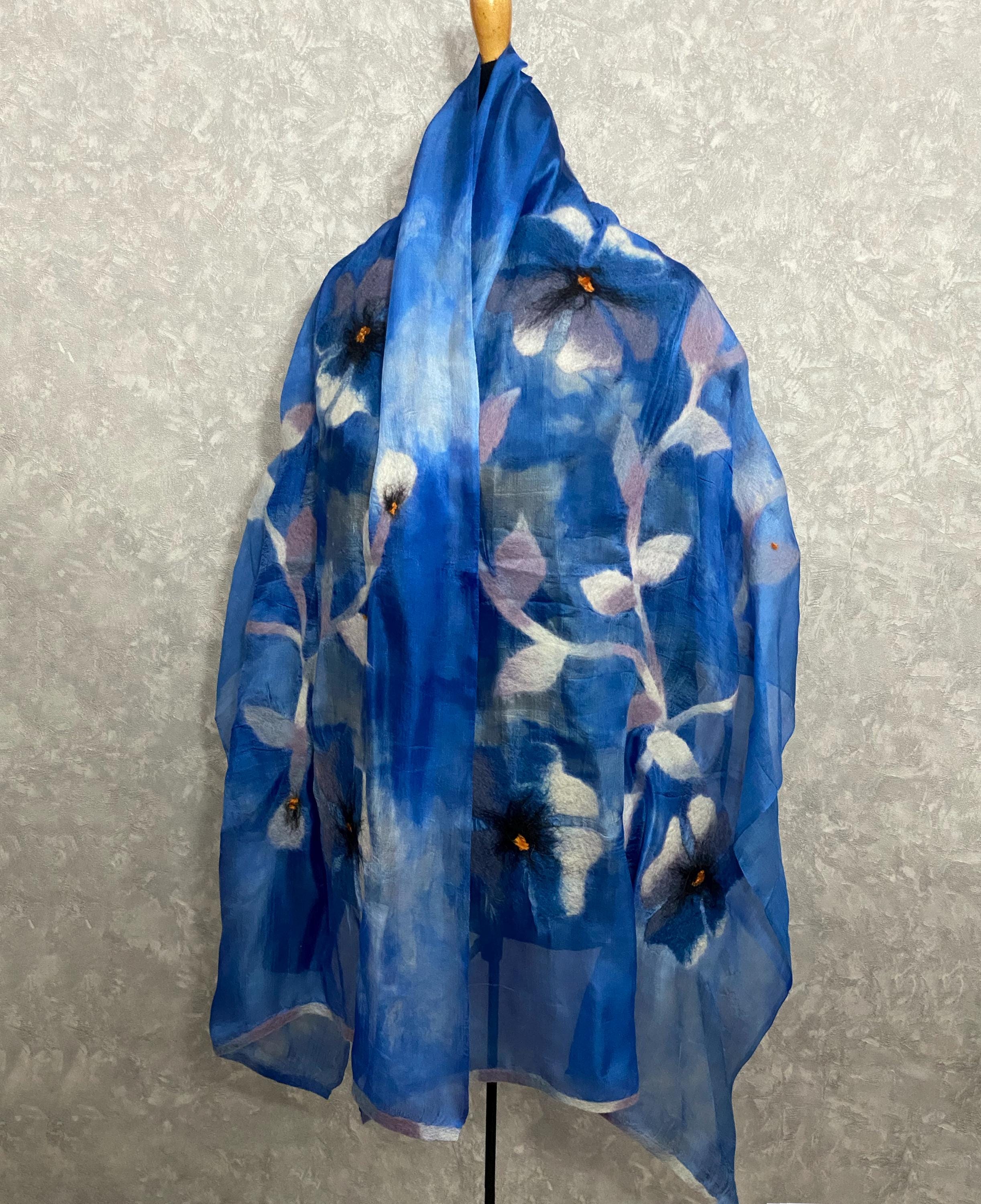 【きれいめファッション51選】上品さと清潔感をキープし Wild Luxury Silk X 25 / Cm 180 X 63 Flowers, Felt With Scarf 小物