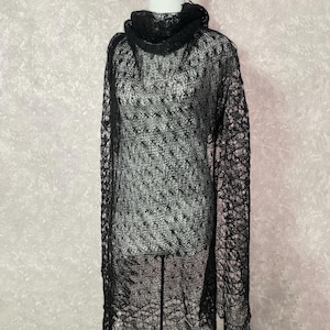 Chal de encaje de plumón de cabra negro de Oremburgo - Tejido de gasa de herencia eslava, 135 x 135 cm