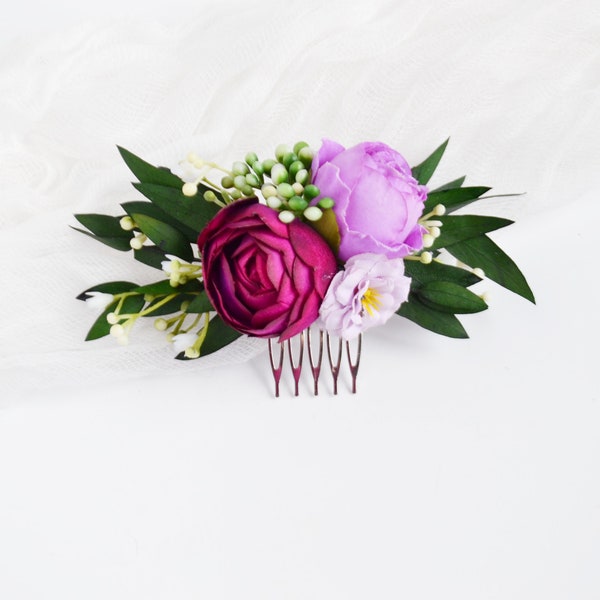 Plum purple flower mini comb Eucalyptus hair clip Flower hairpiece Bridal floral comb Purple wedding