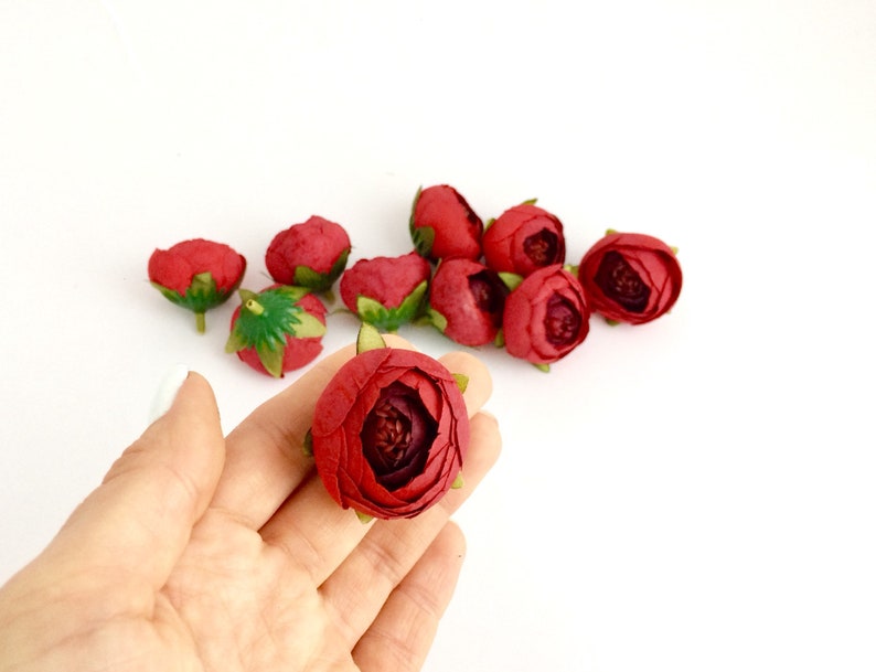 Flower crown Flower head Small Ranunculus in Red and Burgundy Silk artificial flowers Crafting flowers Fake flowers