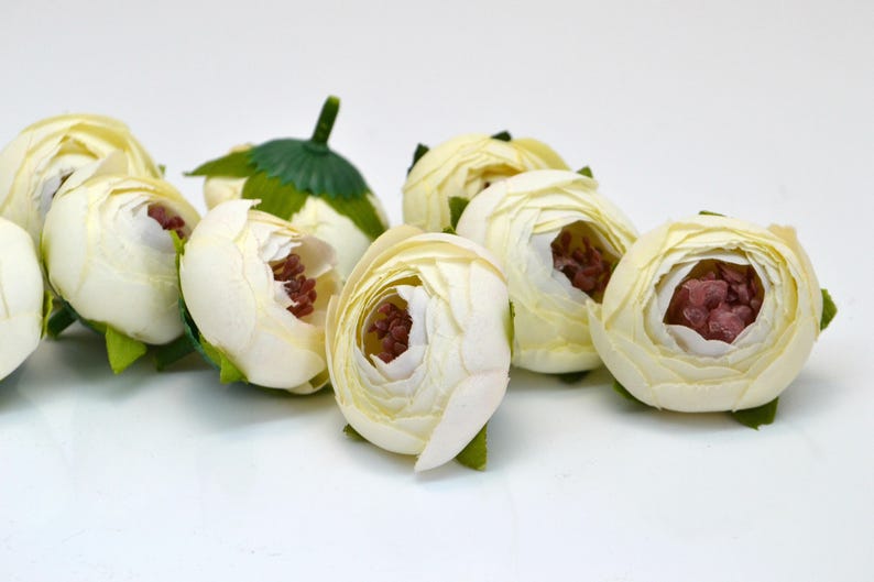 Small Ranunculus in Ivory Flower head Craft Ranunculus Fake flowers Wedding flowers Silk artificial flowers Faux flowers