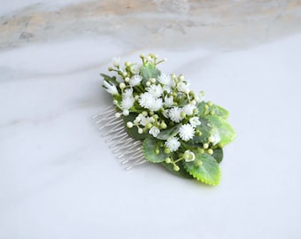 White flower comb Floral hair comb Baby breath hair piece Boho bridal hair Greenery hair comb Wedding Flower Hair comb