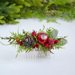 Red berry winter hair comb Christmas headpiece Woodland floral comb Bridal hair accessories Winter wedding hair piece