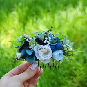 Wedding hair comb for bride White dusty blue flower accessories Boho wedding headpiece Bridesmaid comb