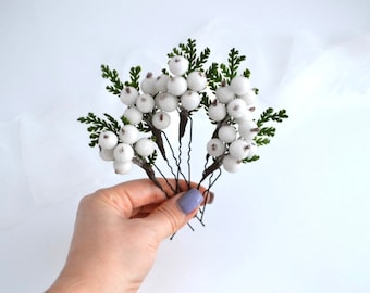 White floral hair pins Bridal flower clip Berry hair pins Forest wedding Christmas hair accessories Winter wedding Bridesmaid