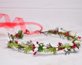 Winter hair wreath Christmas headband Winter hair crown Winter floral crown Christmas flower crown Winter green crown Winter bow