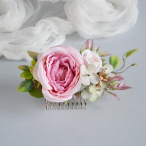 Blush pink flower comb Floral hair comb Wedding flower hair piece Bridal hair accessories Wedding hair comb Flower hair clip