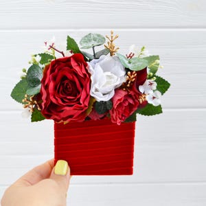 Red white gold flower pocket boutonniere Square boutonniere Groom boutonniere Flower accessories Groomsmen buttonhole Classic wedding