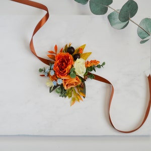 Orange rust ivory corsage Floral bracelet Flower wrist corsage Bridesmaid flower accessories Rust wedding Wedding corsage