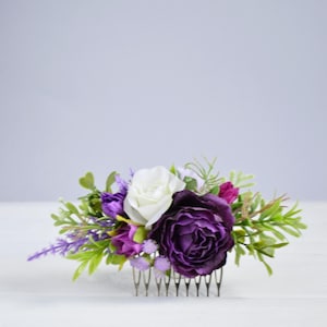 Plum purple flower comb Bridesmaid flower headpiece Bride floral clip Woman hair piece Wedding hair comb Flower accessories white purple