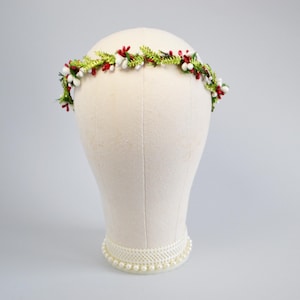 Winter hair wreath Christmas headband Winter hair crown Winter floral crown Christmas flower crown Winter green crown Winter bow