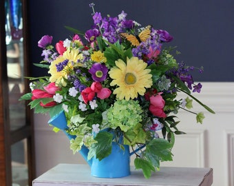 Watering Can Spring Centerpiece, Farmhouse Style Wildflower Arrangement, Spring Home Decor, Cottage Garden Flower Arrangement, Potting Bench